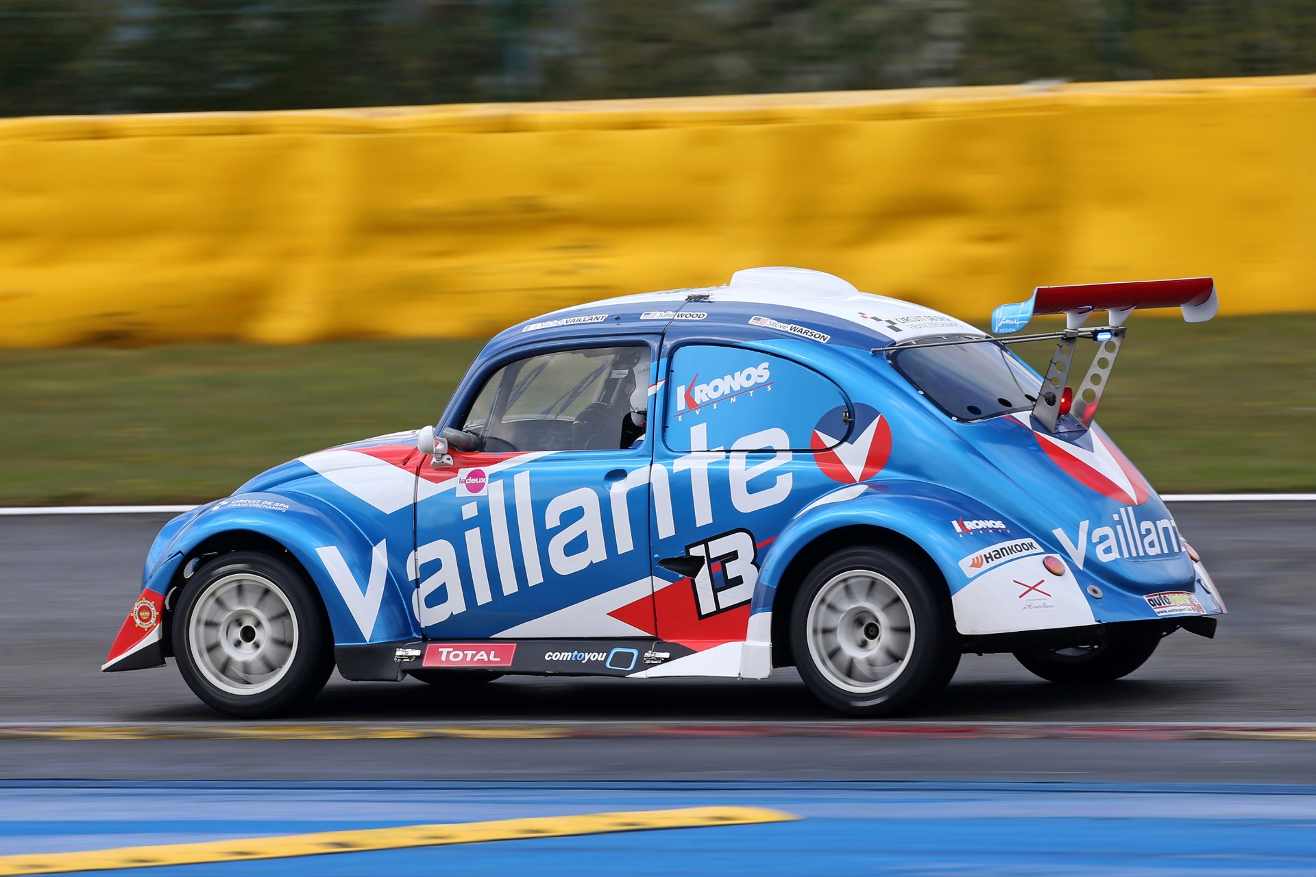 image 2 - Du partage et de la nostalgie aux Hankook 25 Hours VW Fun Cup