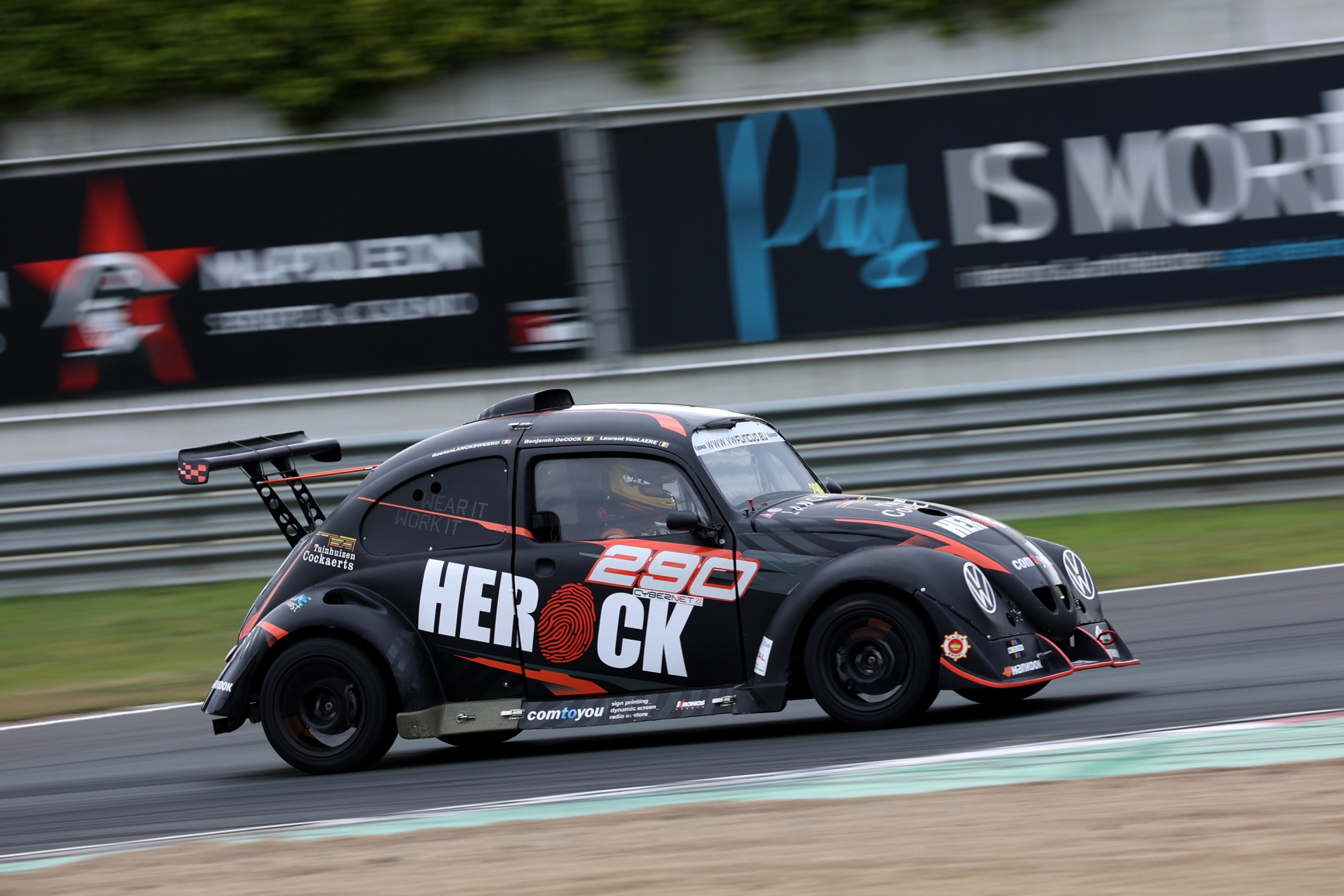 image 2 - Fun & Sun Trophy: Enzo Ferrari en VW Fun Cup !