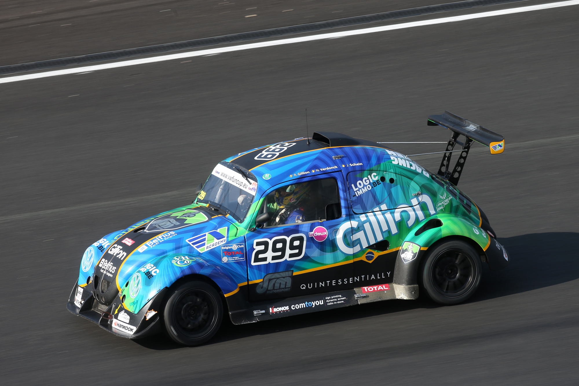 image 0 - Ma première course en VW Fun Cup : Julien Schein