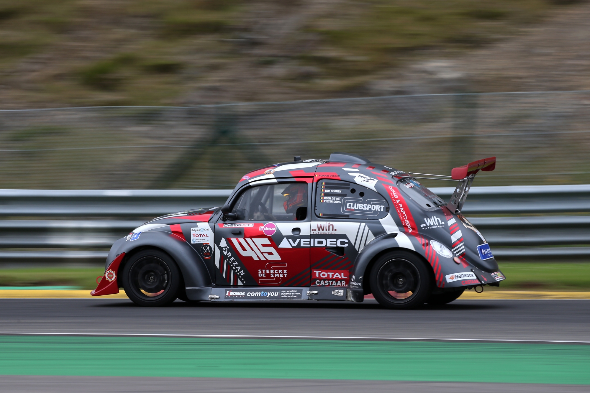 image 4 - Trois voitures et des objectifs différents pour Clubsport Racing cette saison