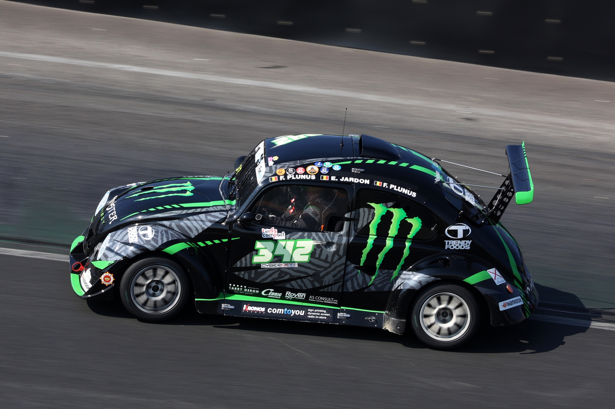 image 5 - Les champions en titre reprennent le pouvoir