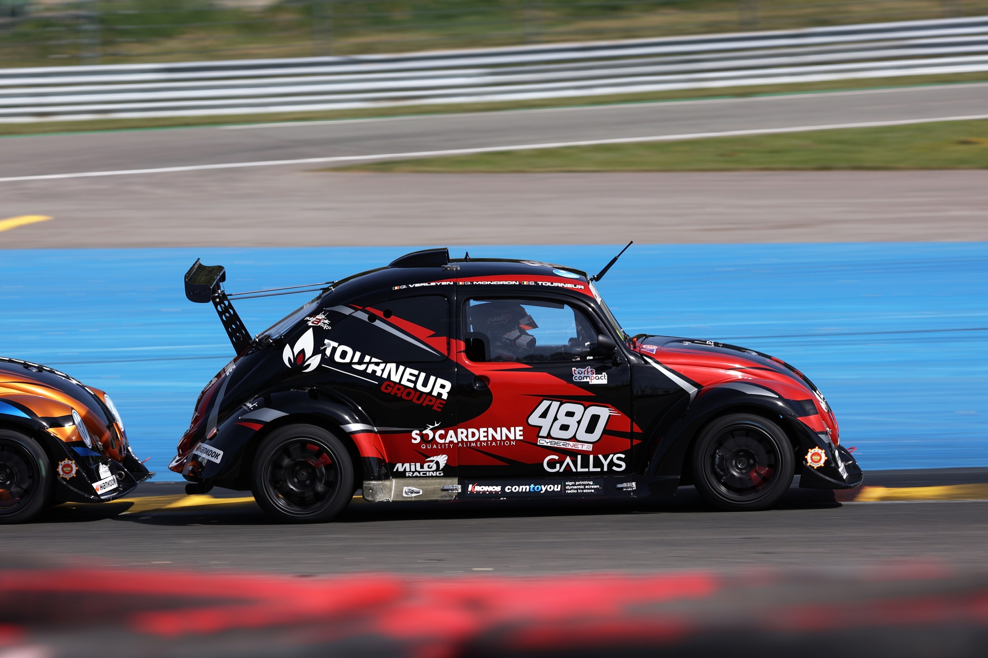 image 2 - Maxime Soulet en renfort sur la #480 Milo Tourneur lors des Hankook 25 Hours VW Fun Cup
