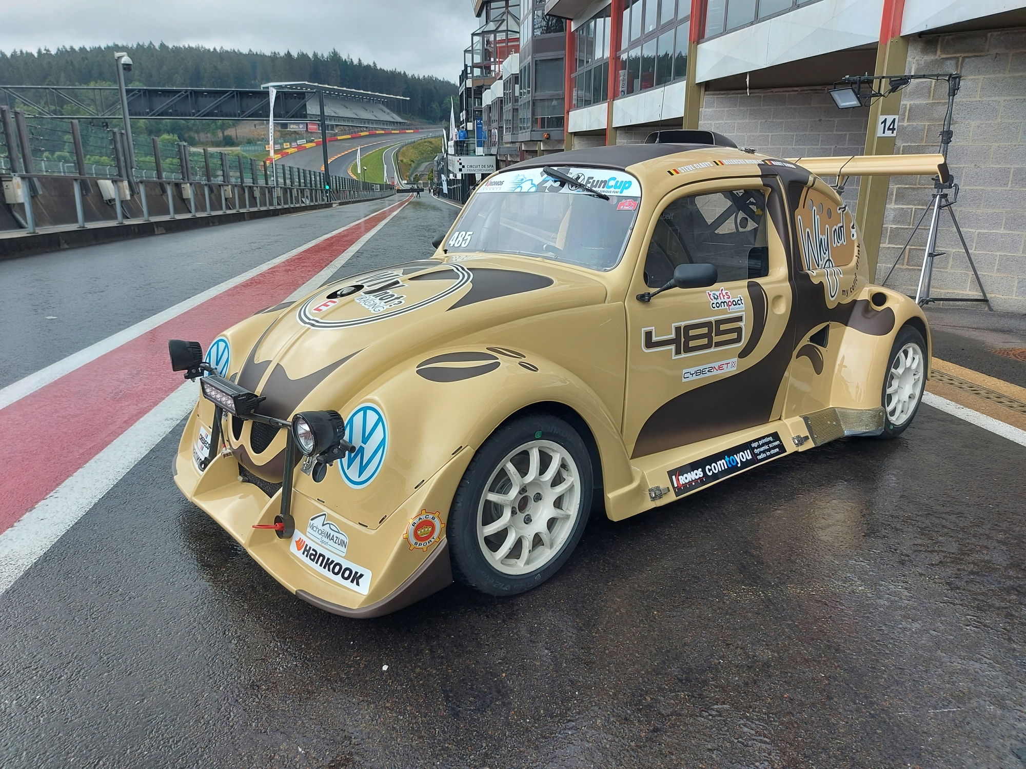 image 1 - Plus beaux et plus forts : la #485 de Why Not? Racing fait peau neuve !