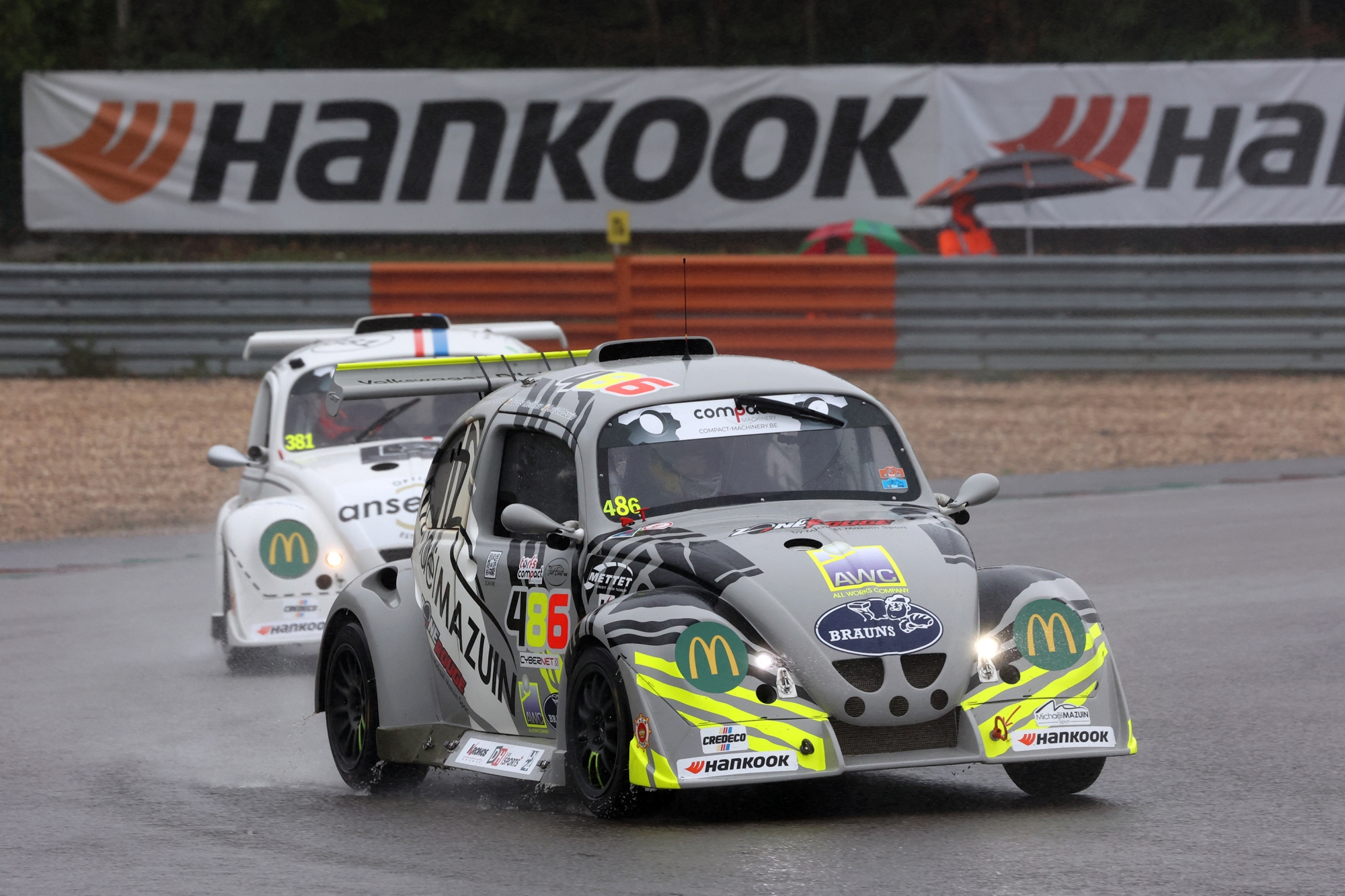 image 2 - Une douche… de champagne pour Milo Socardenne !