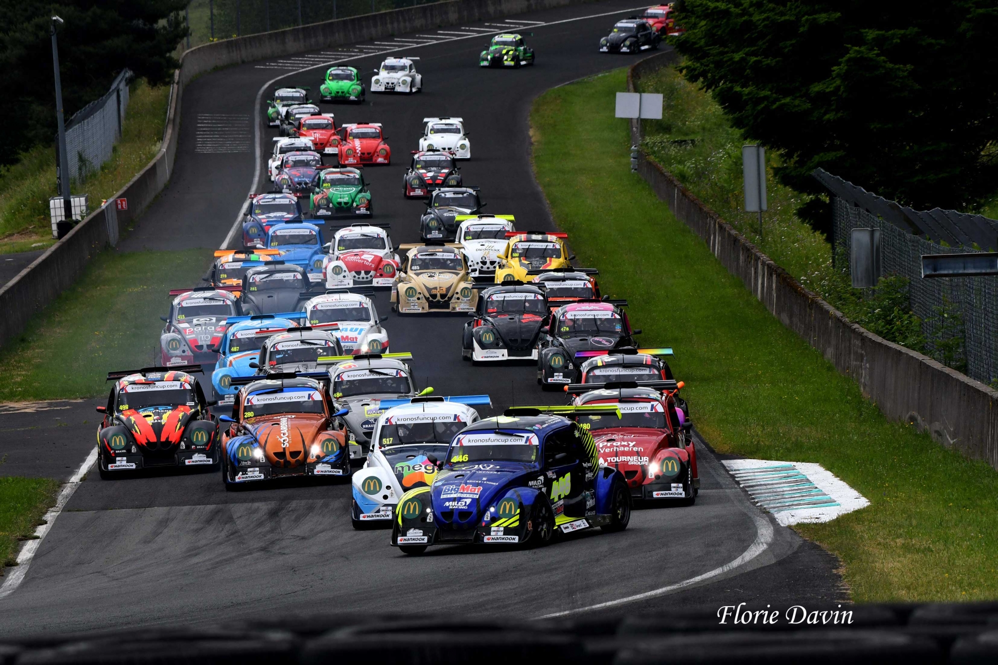 image 1 - La #415 Clubsport s'offre la Course 1 à Charade