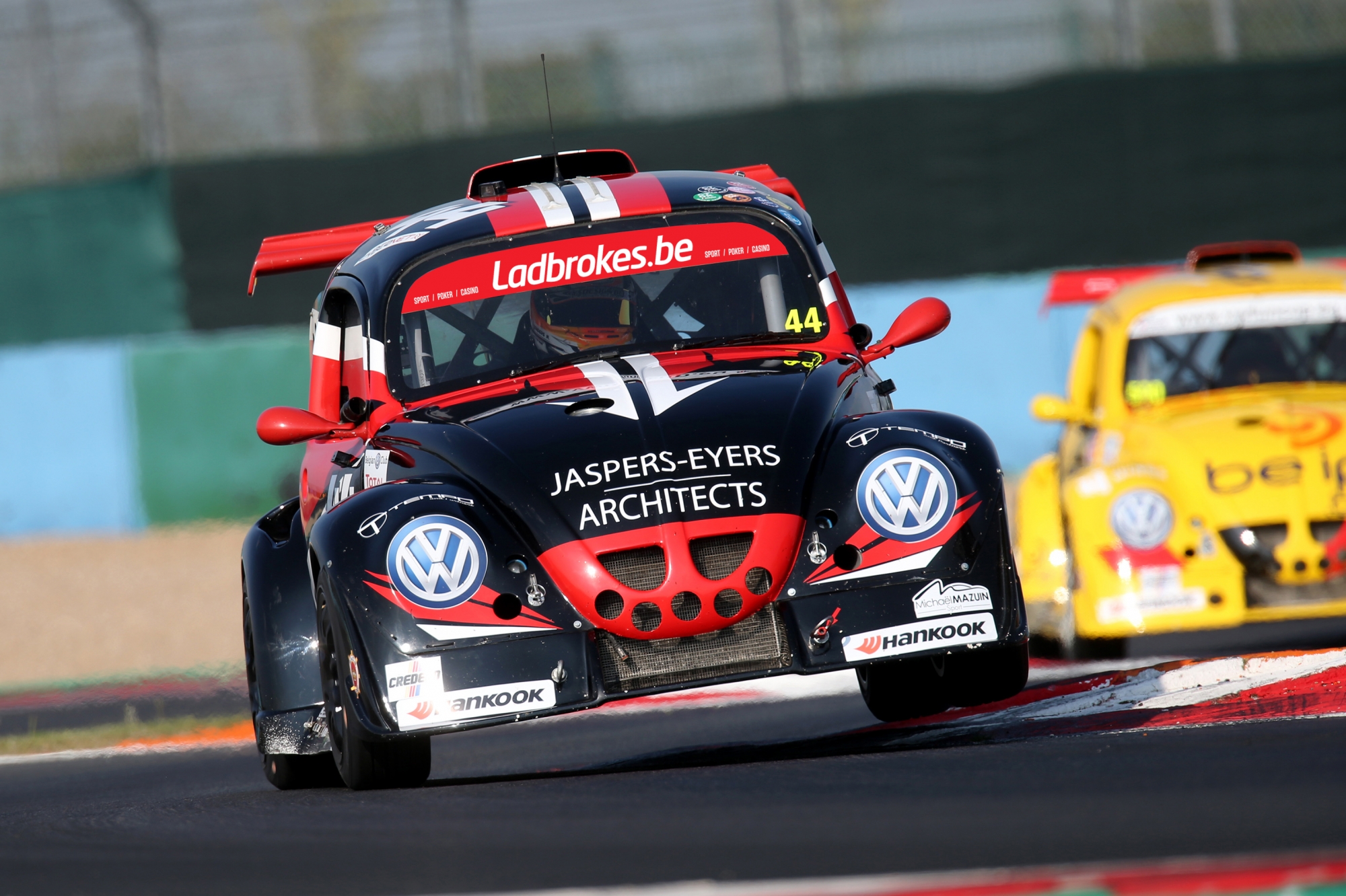image 1 - Ladbrokes devient partenaire des 'Hankook 25 Hours VW Fun Cup'!