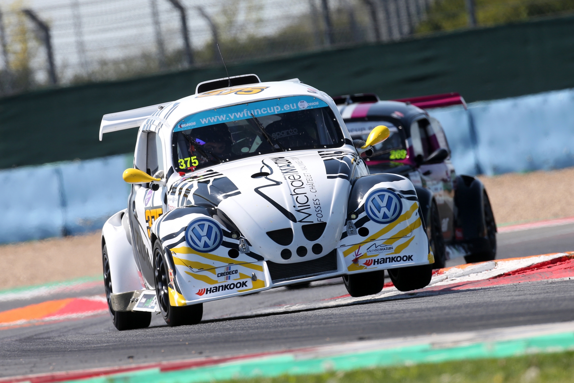 image 1 - Michaël Mazuin Sport à Zolder avec son shop et son simulateur ! 